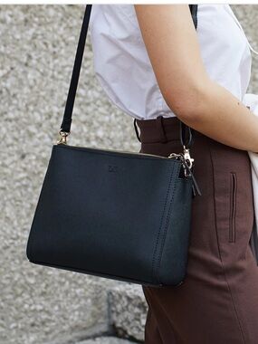 Lo & Sons Black Pearl Convertible Crossbody with Gold Hardware